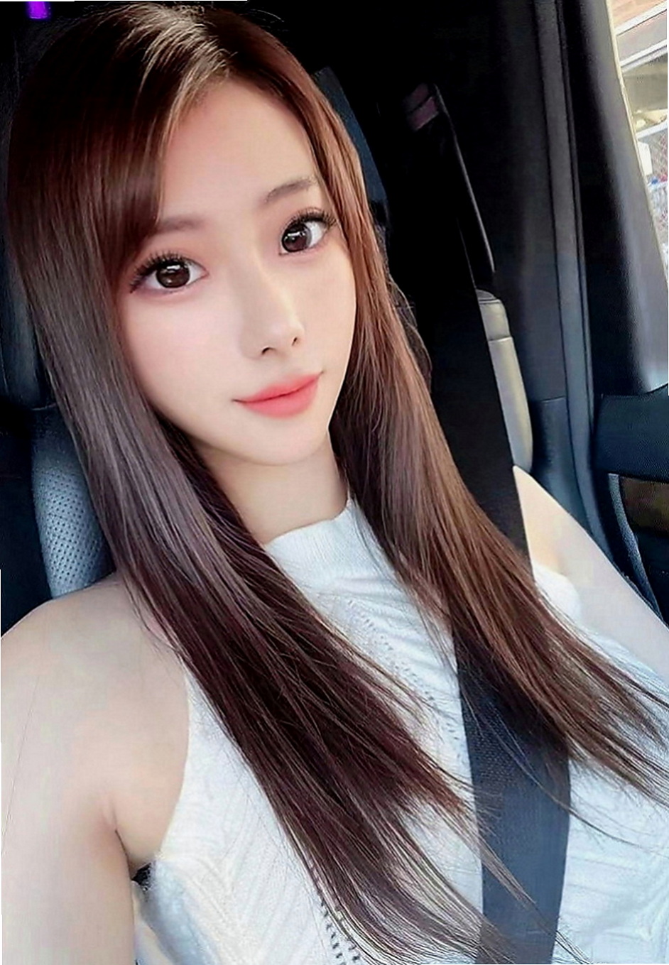 楠西好茶：瑞拉 |乖乖女|166cm|48kg|D罩杯|20歲|身材保養的很好，很有柔韌性，小腿很有力~身材很火爆，很性感微肉 恨不得馬上吃上一口