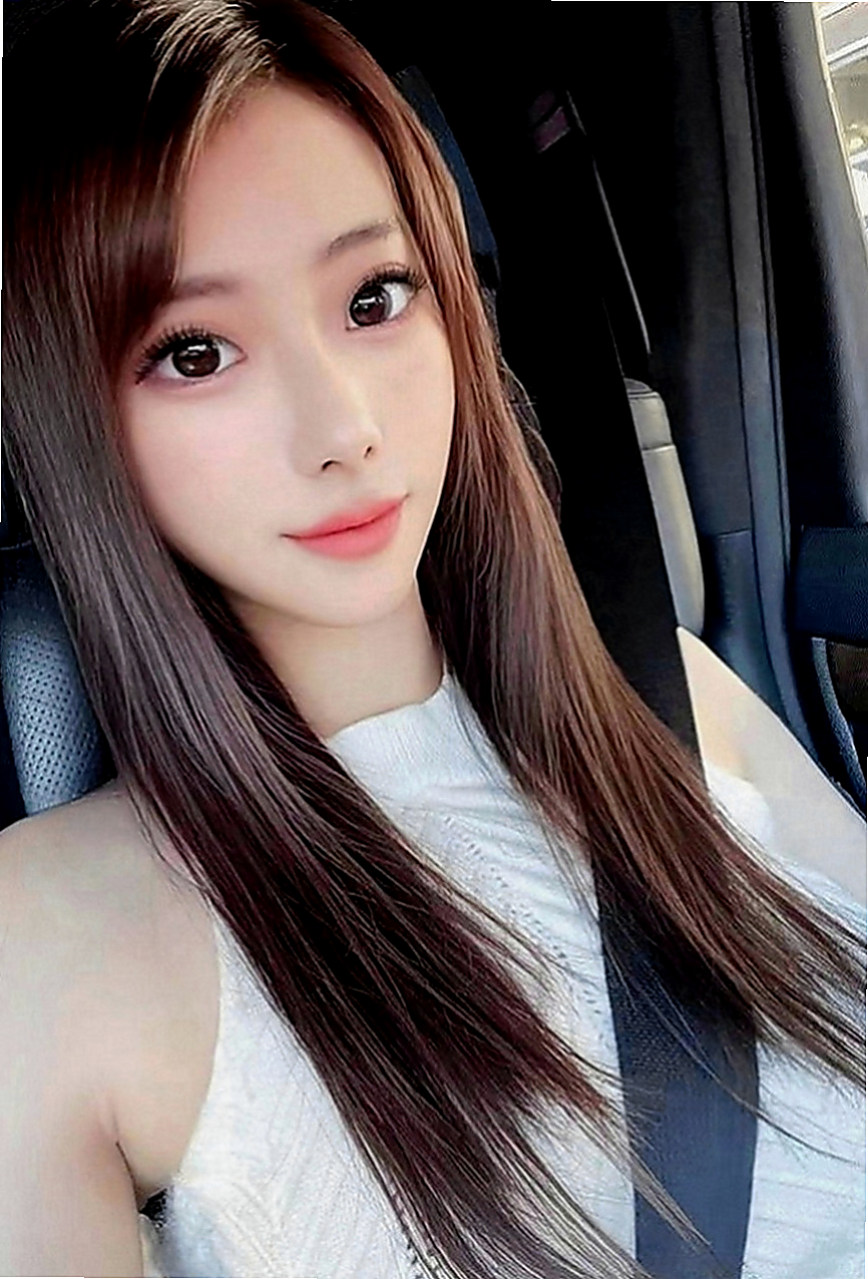 楠西好茶：瑞拉 |乖乖女|166cm|48kg|D罩杯|20歲|身材保養的很好，很有柔韌性，小腿很有力~身材很火爆，很性感微肉 恨不得馬上吃上一口