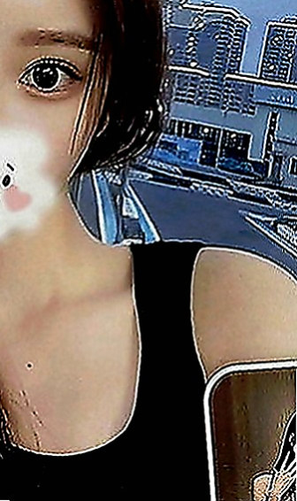 澎湖全套服務：佩妮 |兔女郎|163cm|43kg|E罩杯|19歲|擔心自己一些安全問題 所以選擇外送下海 小姐姐服務很貼心，