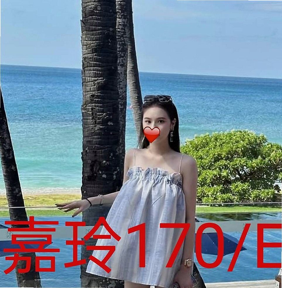 湖內全套：維思 |小騷騷 美甲師|168cm|50kg|E罩杯|22歲|真正的在享受 做愛的時候習慣跟著音樂的節拍 躺著坐著沙發還是床上 下身的功力讓你愛不釋手