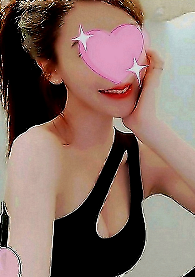 台中按摩全套：蜜莎 |大三學姐|169cm|42kg|E罩杯|22歲|嬌小可愛 帶點調皮 也對做愛有種興奮