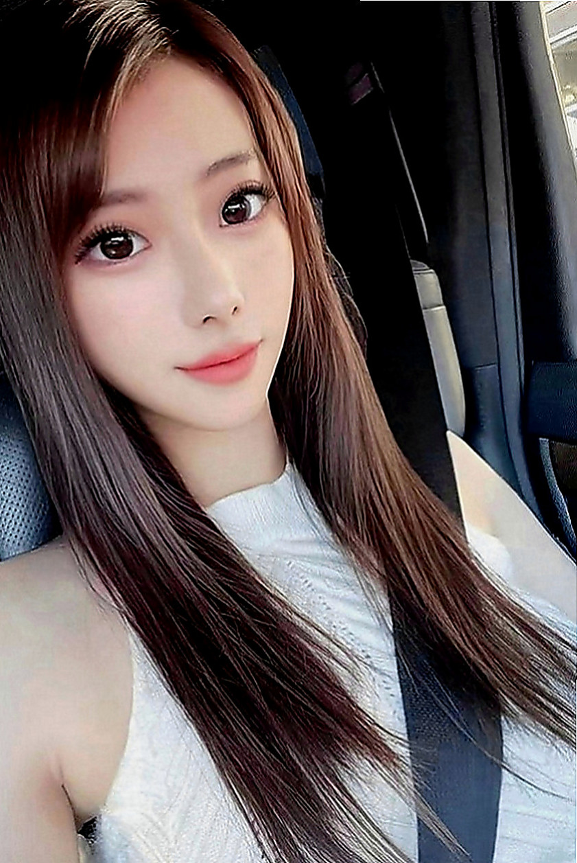楠西好茶：瑞拉 |乖乖女|166cm|48kg|D罩杯|20歲|身材保養的很好，很有柔韌性，小腿很有力~身材很火爆，很性感微肉 恨不得馬上吃上一口