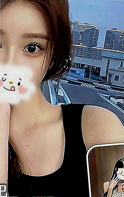 澎湖全套服務：佩妮 |兔女郎|163cm|43kg|E罩杯|19歲|擔心自己一些安全問題 所以選擇外送下海 小姐姐服務很貼心，