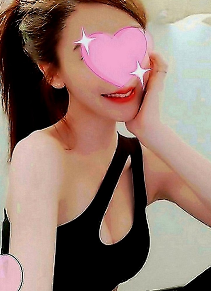 台中按摩全套：蜜莎 |大三學姐|169cm|42kg|E罩杯|22歲|嬌小可愛 帶點調皮 也對做愛有種興奮