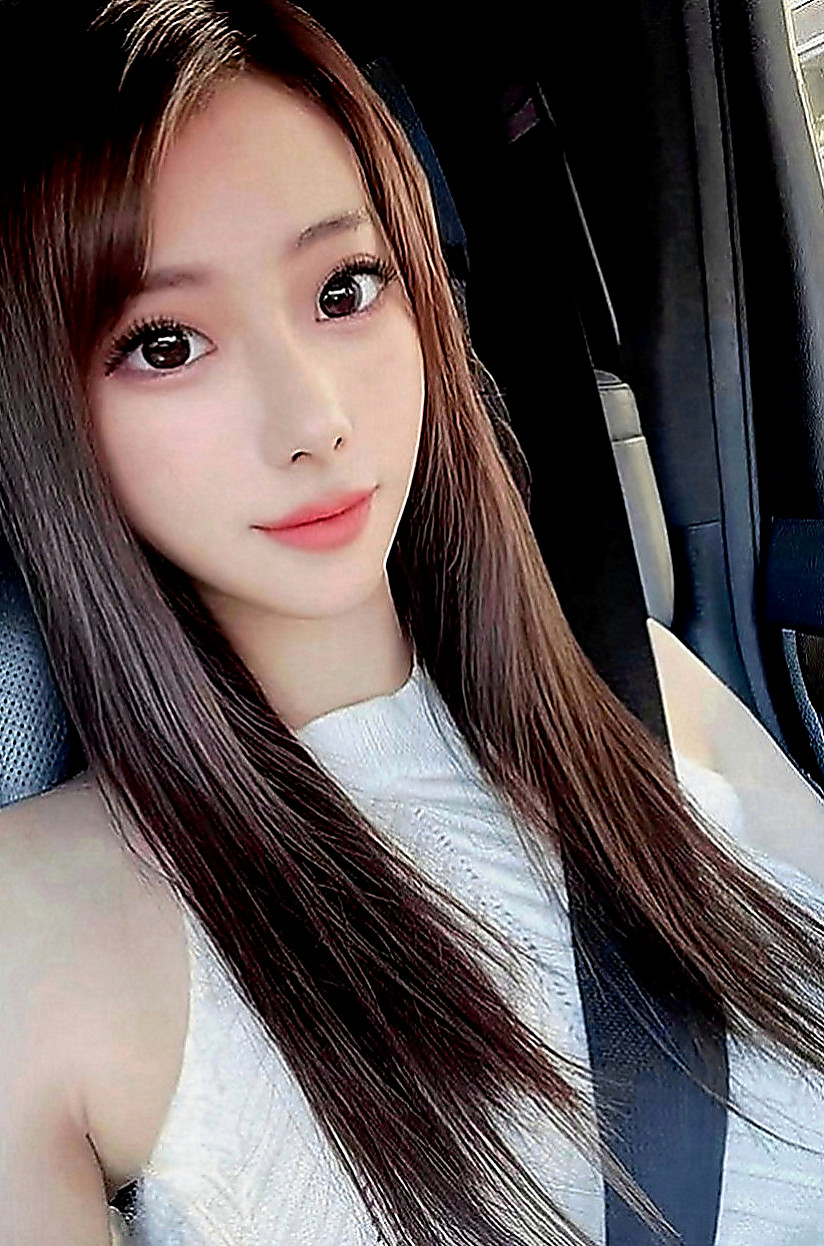 楠西好茶：瑞拉 |乖乖女|166cm|48kg|D罩杯|20歲|身材保養的很好，很有柔韌性，小腿很有力~身材很火爆，很性感微肉 恨不得馬上吃上一口