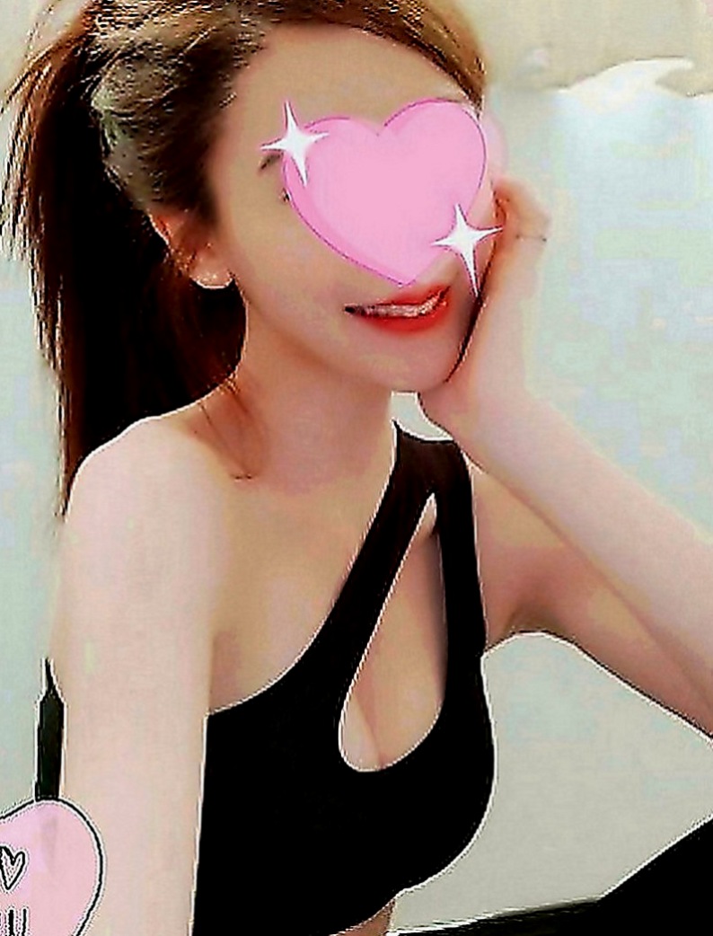 台中按摩全套：蜜莎 |大三學姐|169cm|42kg|E罩杯|22歲|嬌小可愛 帶點調皮 也對做愛有種興奮