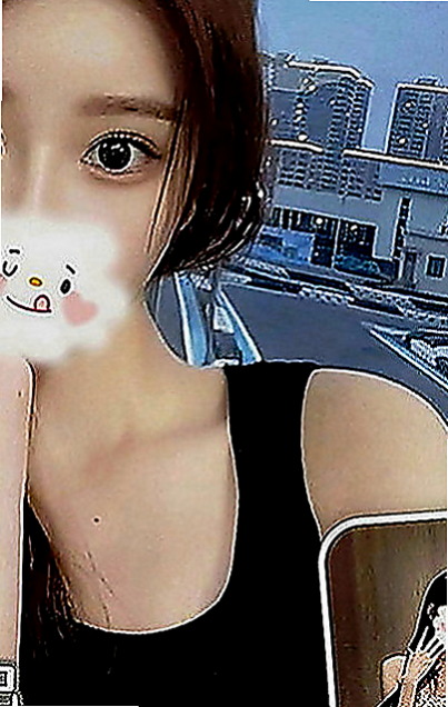 澎湖全套服務：佩妮 |兔女郎|163cm|43kg|E罩杯|19歲|擔心自己一些安全問題 所以選擇外送下海 小姐姐服務很貼心，